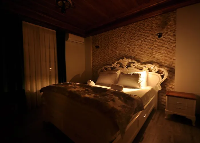 Cunda Svila - Adult Only *