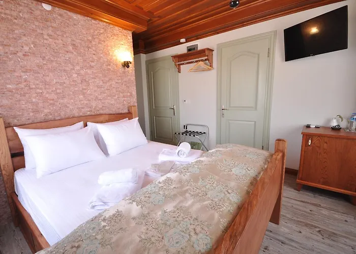 Cunda Svila - Adult Only *